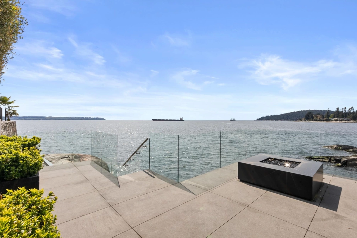 Family Room Photo of 3906 Marine Drive, West Vancouver, BC