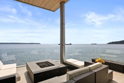 Garden / Landscaping Photo of 3906 Marine Drive, West Vancouver, BC