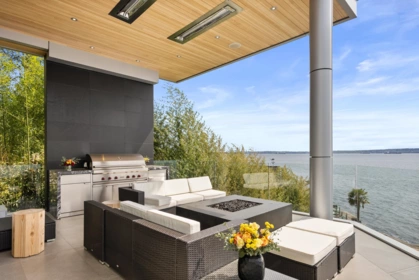 Hot Tub / Spa Photo of 3906 Marine Drive, West Vancouver, BC