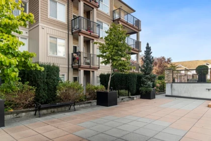 Hallway Photo of 213 20175 53 Avenue, Langley, BC