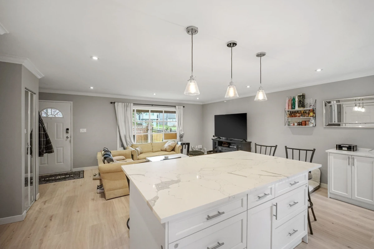 Family Room Photo of 32315 14th Avenue, Mission, BC