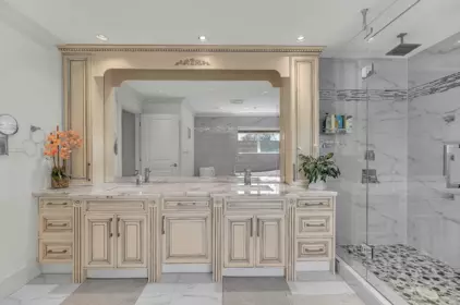 Powder Room Photo of 3263 Norwood Avenue, North Vancouver, BC