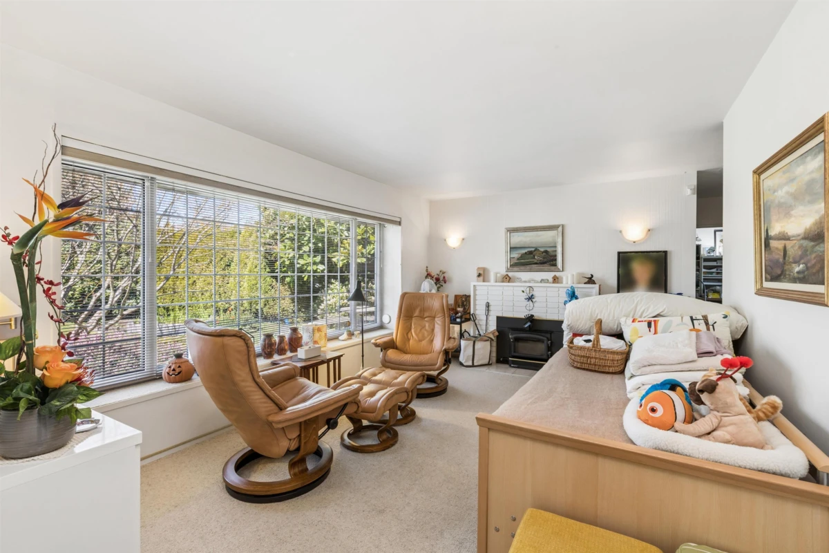 Family Room Photo of 1222 Rosewood Crescent, North Vancouver, BC
