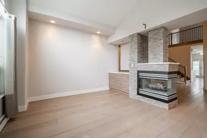 Kitchen Island Photo of 16995 104a Avenue, Surrey, BC
