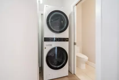 Laundry Room Photo of 16995 104a Avenue, Surrey, BC