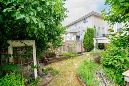 Outdoor Kitchen Photo of 16995 104a Avenue, Surrey, BC