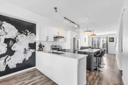 Kitchen Island Photo of 4 14905 60 Avenue, Surrey, BC