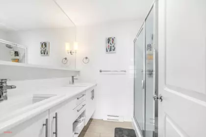 Mudroom Photo of 4 14905 60 Avenue, Surrey, BC