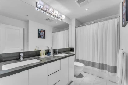 Primary Bathroom Photo of 305 15137 33 Avenue, Surrey, BC