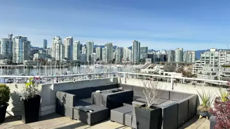 Hot Tub / Spa Photo of 315 674 Leg In Boot Square, Vancouver, BC