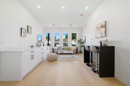 Entry Foyer Photo of 3 5406 Manor Street, Burnaby, BC