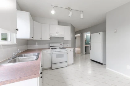 Garage Interior Photo of 620 Thirteenth Street, New Westminster, BC