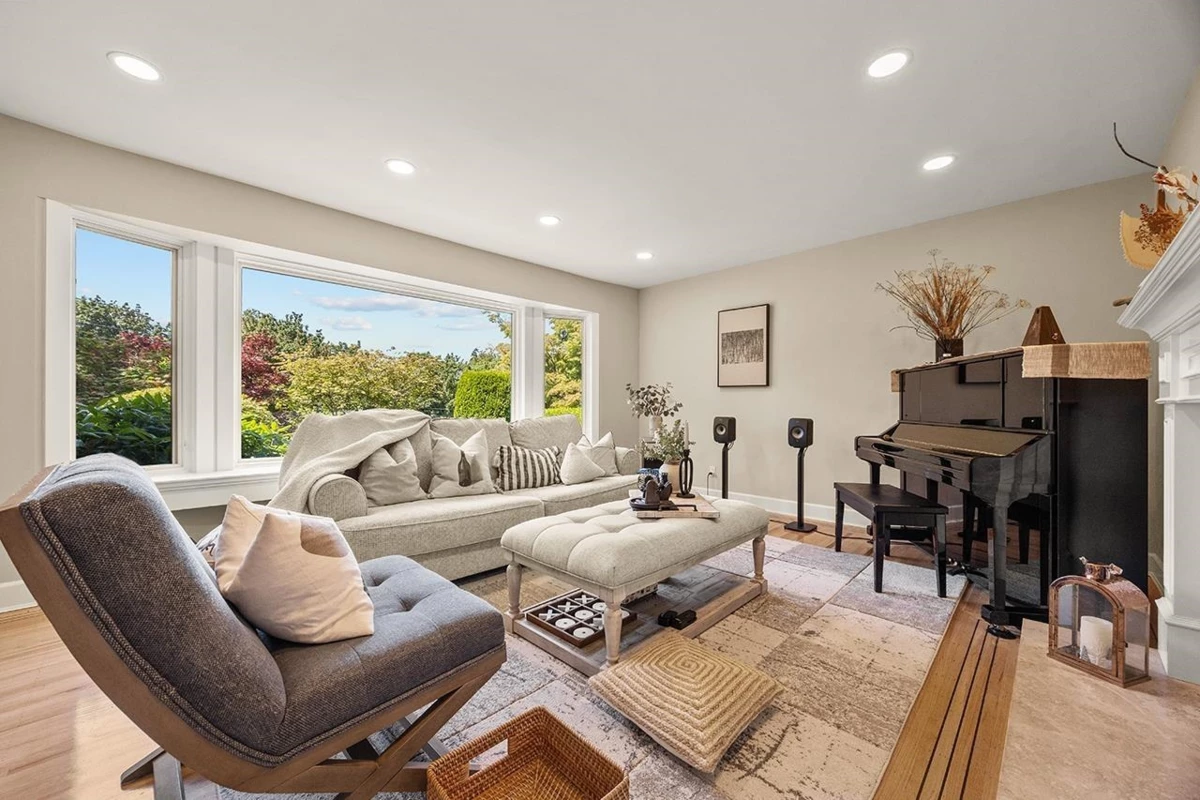 Family Room Photo of 7488 Whelen Court, Burnaby, BC