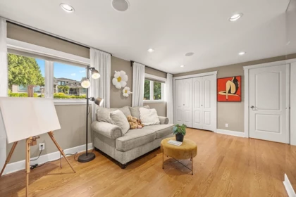 Entry Foyer Photo of 7488 Whelen Court, Burnaby, BC