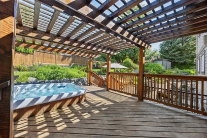 Hot Tub / Spa Photo of 7488 Whelen Court, Burnaby, BC