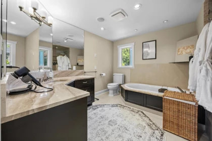 Mudroom Photo of 7488 Whelen Court, Burnaby, BC