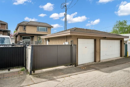 Swimming Pool Photo of 3549 E 46th Avenue, Vancouver, BC