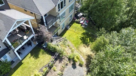 Hot Tub / Spa Photo of B 47009 Sylvan Drive, Chilliwack, BC