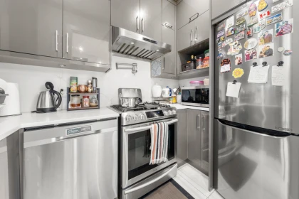 Kitchen Island Photo of 416 E 63rd Avenue, Vancouver, BC