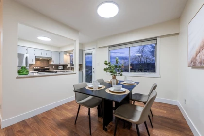 Kitchen Island Photo of 26490 28b Avenue, Langley, BC
