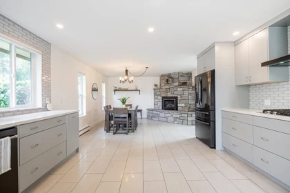 Breakfast Nook Photo of 12923 14a Avenue, Surrey, BC
