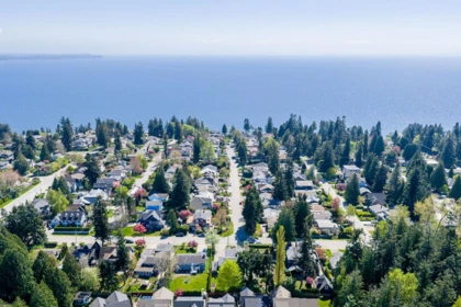 Fitness Center Photo Near 12923 14a Avenue, Surrey, BC