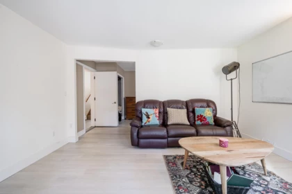 Garage Interior Photo of 12923 14a Avenue, Surrey, BC