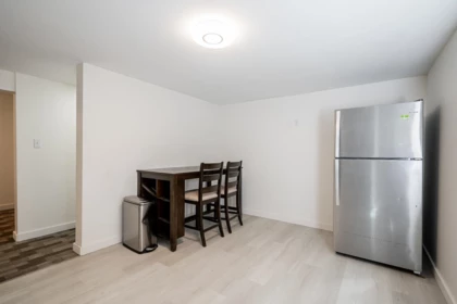 Hot Tub / Spa Photo of 12923 14a Avenue, Surrey, BC
