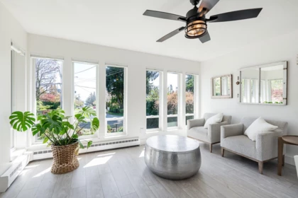 Kitchen Island Photo of 12923 14a Avenue, Surrey, BC