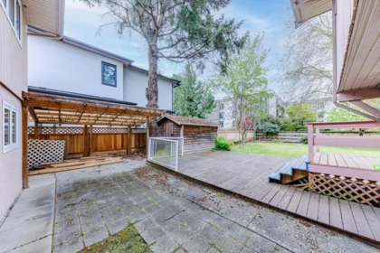 Garden / Landscaping Photo of 4260 Coldfall Road, Richmond, BC