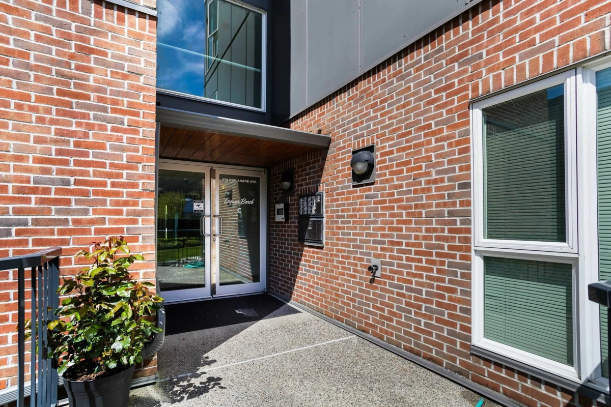 Exterior Rear Photo of 214 378 Esplanade Avenue, Harrison Hot Springs, BC