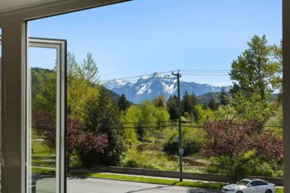 Basement Recreation Room Photo of 214 378 Esplanade Avenue, Harrison Hot Springs, BC