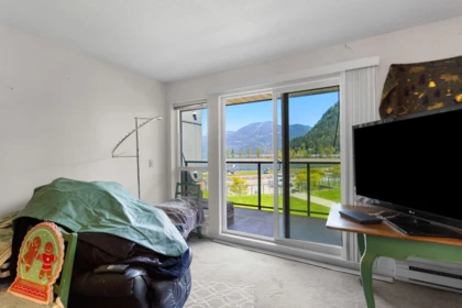 Primary Bedroom Photo of 214 378 Esplanade Avenue, Harrison Hot Springs, BC