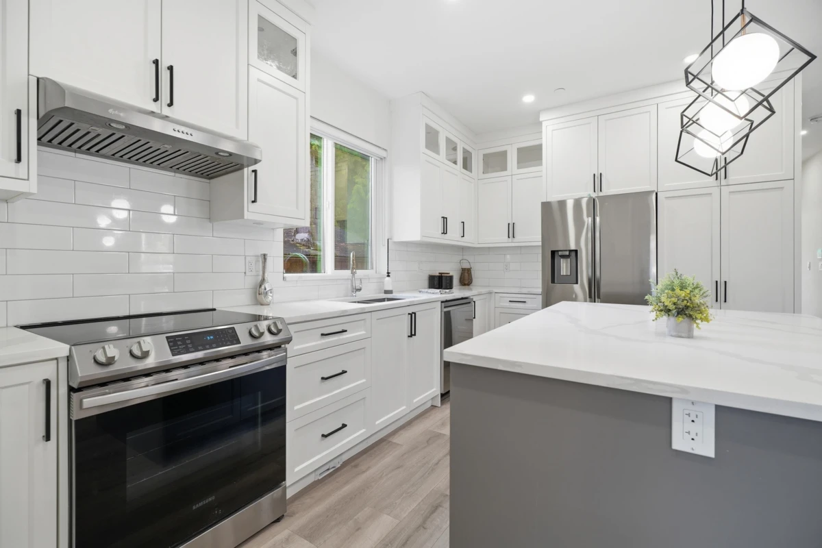 Dining Area Photo of 3858 Coast Meridian Road, Port Coquitlam, BC