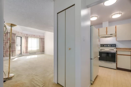 303 1690 Augusta Avenue, Burnaby, BC, Burnaby — Apartment/Condo for sale