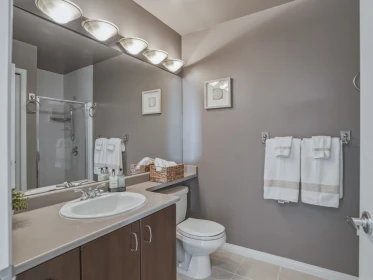 Guest Bathroom Photo of 1201 120 W 16th Street, North Vancouver, BC