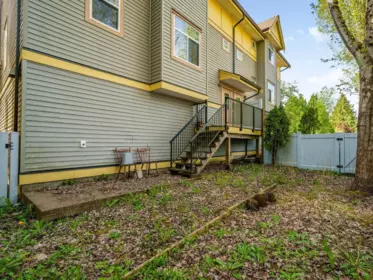 Loft / Bonus Room Photo of 2 15518 103a Avenue, Surrey, BC