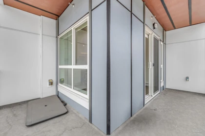 Mudroom Photo of 401 14225 103a Avenue, Surrey, BC