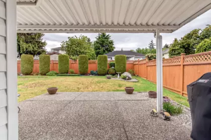 Swimming Pool Photo of 15320 29th Avenue, Surrey, BC