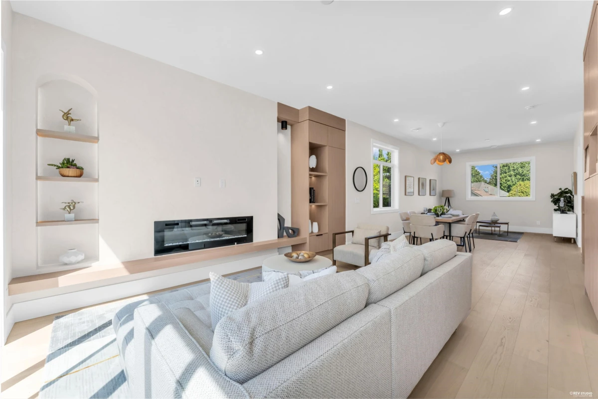 Family Room Photo of 101 14388 17a Avenue, Surrey, BC