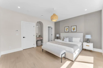 Hallway Photo of 101 14388 17a Avenue, Surrey, BC