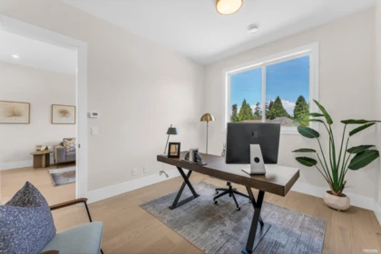 Mudroom Photo of 101 14388 17a Avenue, Surrey, BC