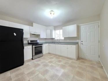 Hot Tub / Spa Photo of 33601 12 Avenue, Mission, BC