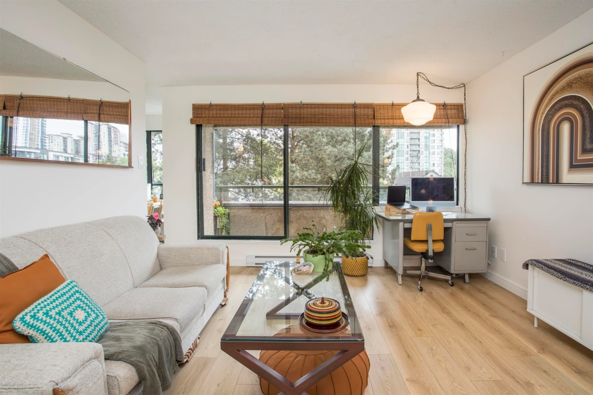 Dining Area Photo of 506 1026 Queens Avenue, New Westminster, BC