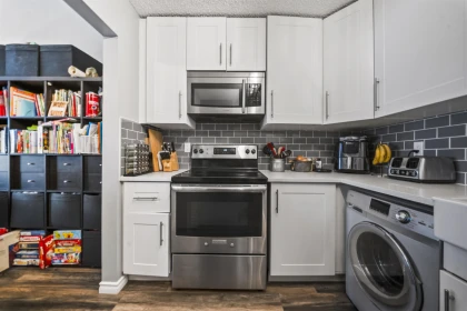 Kitchen Photo of 317 33400 Bourquin Place, Abbotsford, BC