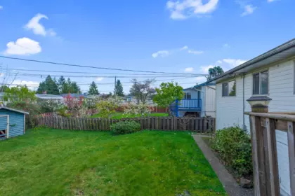 Garden / Landscaping Photo of 11064 Swan Crescent, Surrey, BC