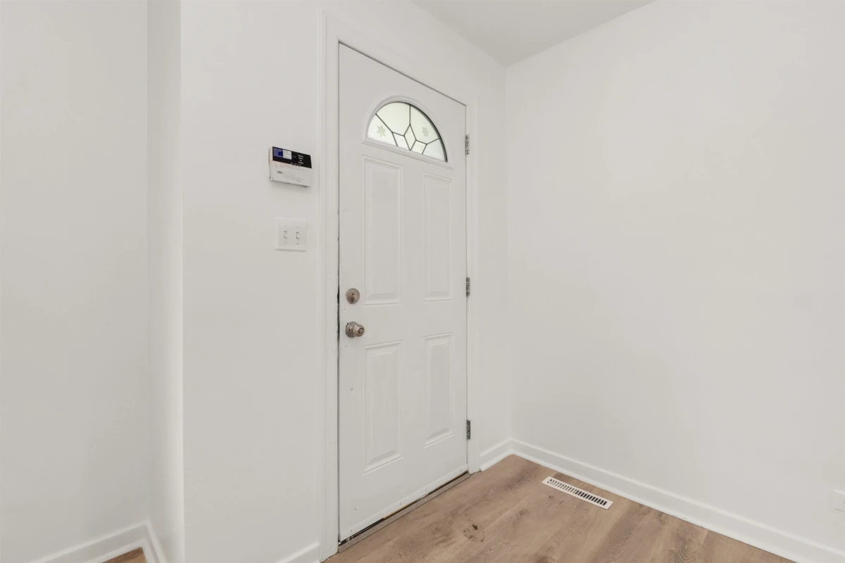Living Room Photo of 9716 Williams Street, Chilliwack, BC