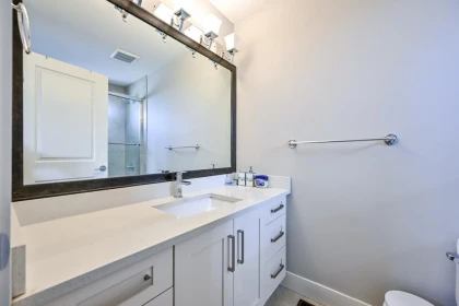 Entry Foyer Photo of 31182 Firhill Drive, Abbotsford, BC