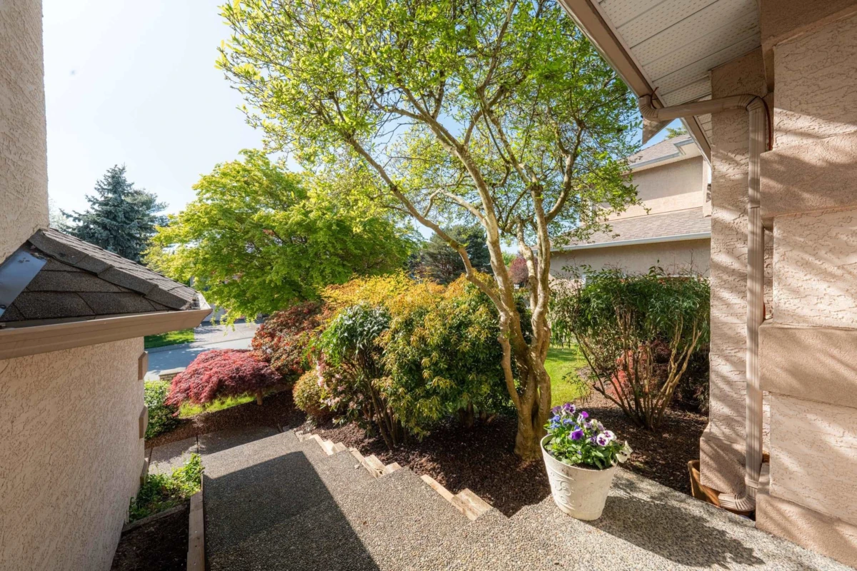 Family Room Photo of 8030 153a Street, Surrey, BC