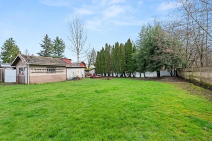 Garden / Landscaping Photo of 3132 Bradner Road, Abbotsford, BC